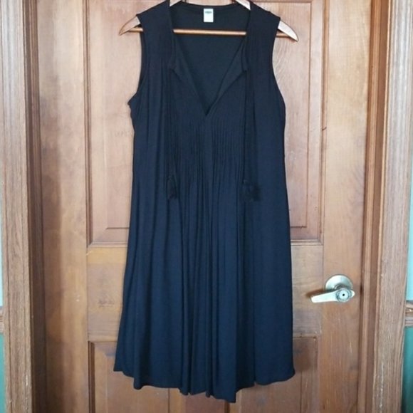 Old Navy - Sleeveless Pintuck Tie Neck Swing Dress 144650 | Small | Black - Picture 9 of 13